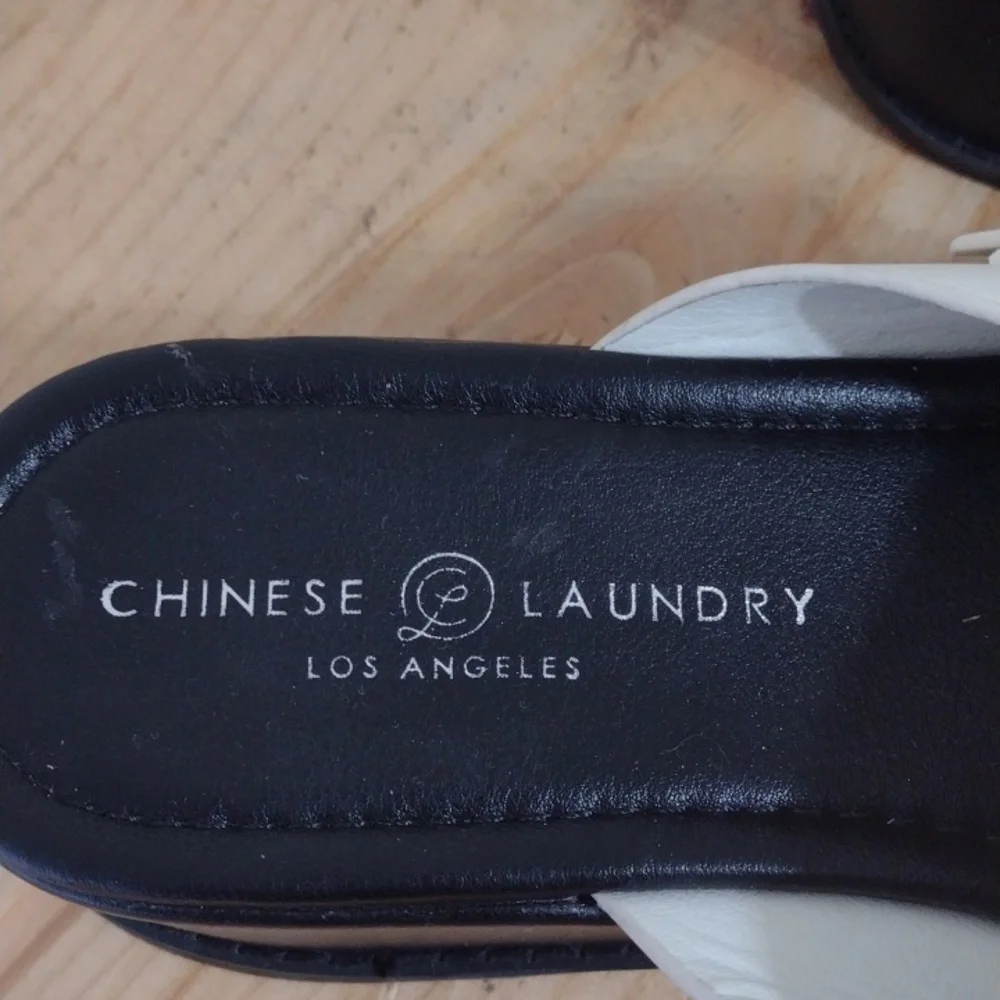 Chinese Laundry Clarke Casual Smooth Sandal in Bone Size 10 NWT